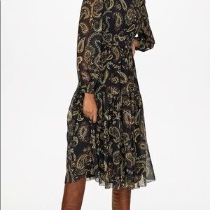 Aritzia Wilfred Rosalyn Dress